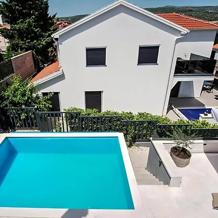 Villa Amazing Daze With Pool And Seaview Terrace *