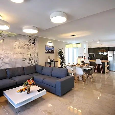 Amazing Daze With Pool And Seaview Terrace
